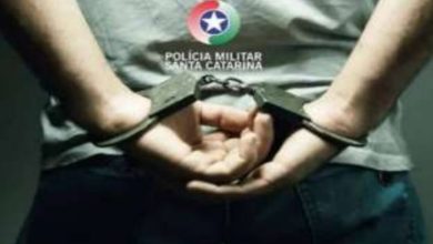 Polícia Militar prende homem por homicídio qualificado durante abordagem em Indaial