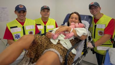 Bombeiros de Brusque auxiliam parto domiciliar e encaminham mãe e recém-nascido ao hospital