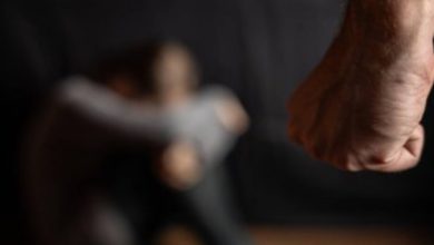 Homem é preso por agredir esposa com tapas em Blumenau