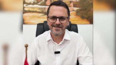 Prefeito de Indaial atende à população e retira projeto de ampliação de 40 cargos