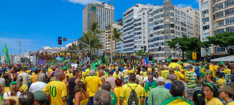 Bolsonaro afirma que não fugirá do país e defende anistia aos invasores de 8 de janeiro no Rio