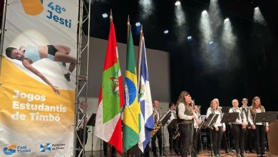 Timbó inicia 48º JESTI com homenagens a atletas olímpicos