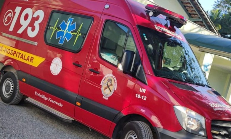 Ciclista de 29 anos fica ferida após ser atropelada em Pomerode