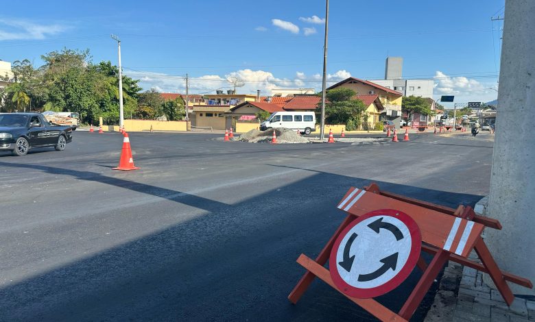 Obras na rotatória da Rua Blumenau, em Timbó, terminam na próxima semana