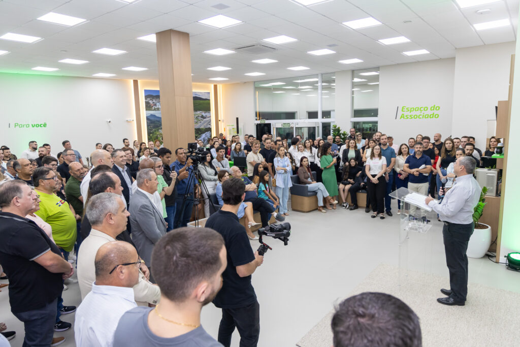 Sicredi inaugura nova agência em Ilhota e chega a 36 unidades na região