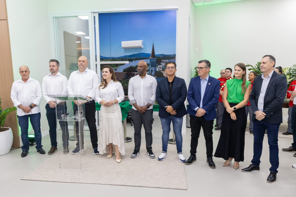 Sicredi inaugura nova agência em Ilhota e chega a 36 unidades na região
