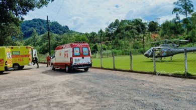 Caminhoneiro é resgatado pelo helicóptero Águia após acidente na BR-470