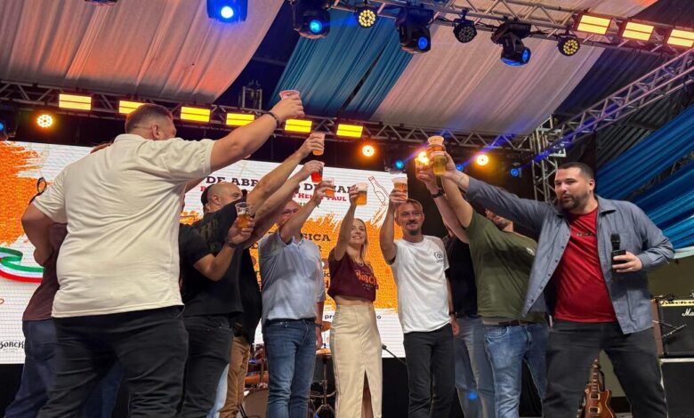 Festival das Cervejarias de Timbó agita o feriadão de maio com mais de 70 rótulos e 24 atrações musicais