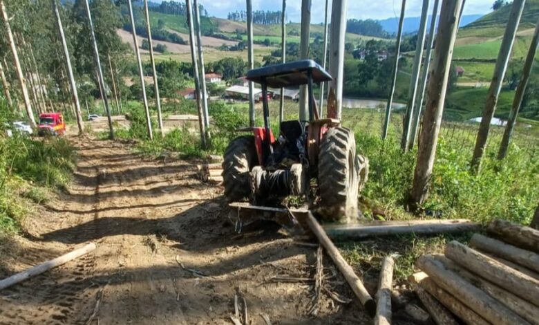 Trator tomba e mata homem de 67 anos em Rio do Campo