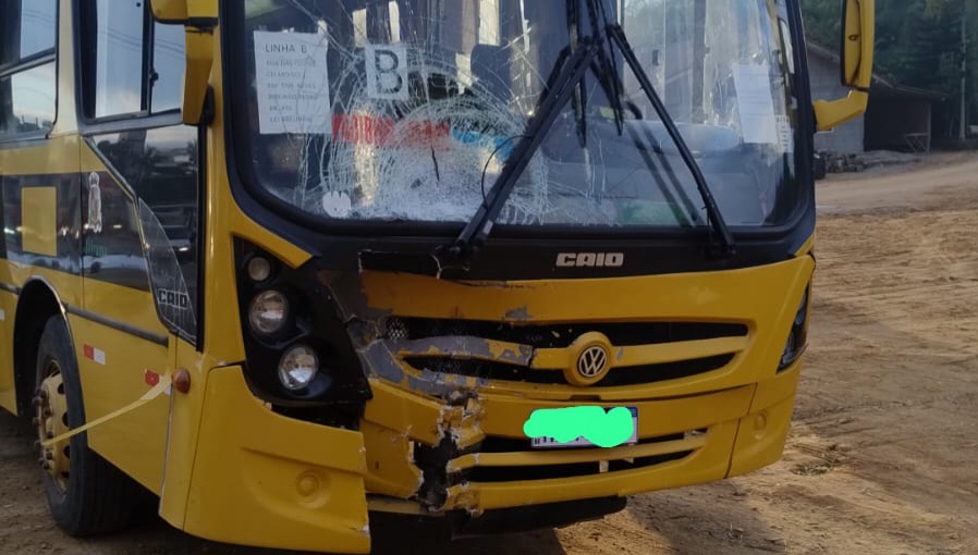 Colisão entre moto e ônibus deixa duas vítimas fatais na BR-470, em Ibirama