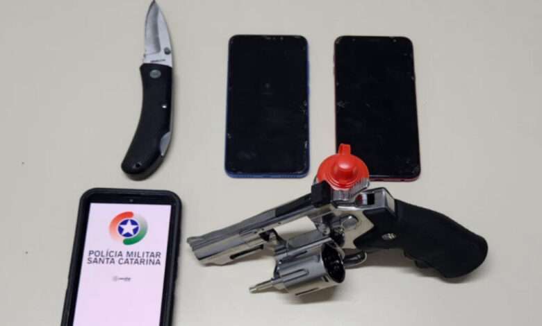 Dupla é presa transitando em Brusque após tentativa de roubo em Itapema