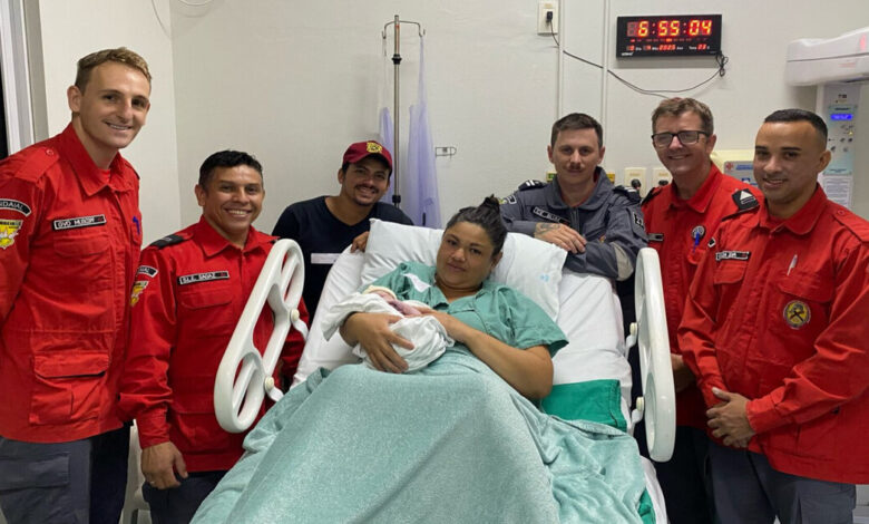 Mulher de 38 anos dá à luz dentro de viatura dos Bombeiros em Indaial