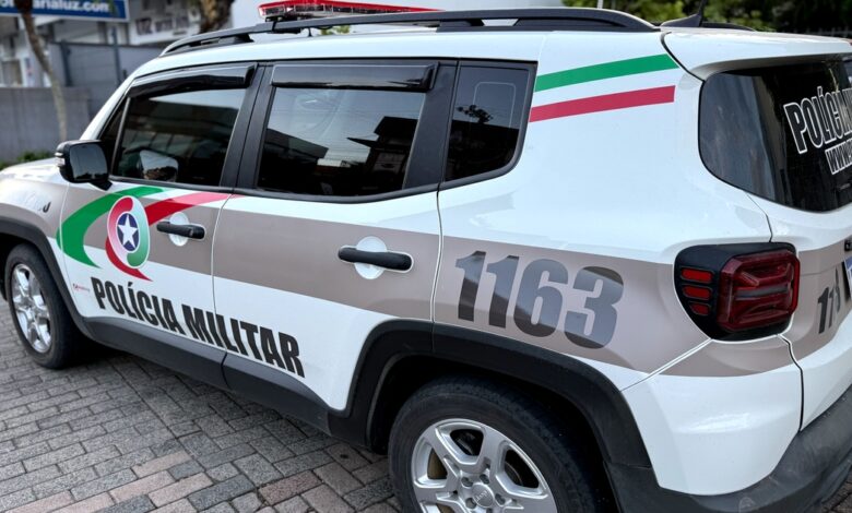 Homem é preso após ameaçar matar familiares e policiais e afirmar pertencer a facção criminosa em Indaial