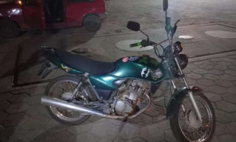 Motocicleta furtada é recuperada e suspeito é preso em Benedito Novo