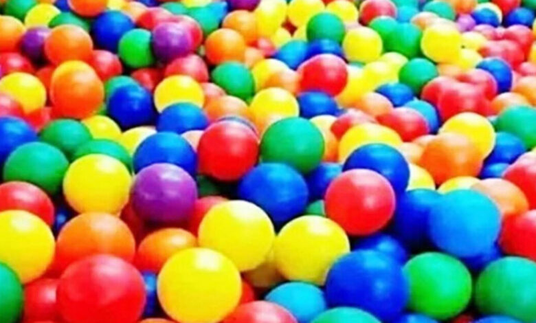 Bolinhas de piscina alugada são furtadas em frente a ótica em Indaial