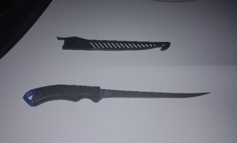 Homem de 38 anos é detido após ameaçar companheira com faca em Brusque