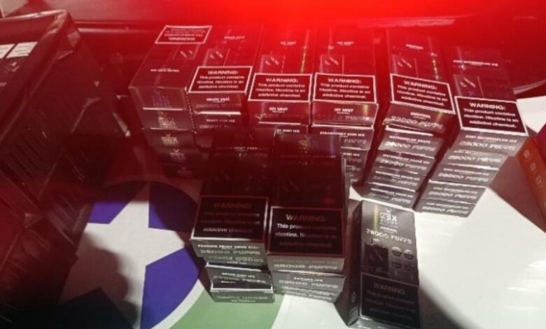 Dois homens são presos em Indaial com 62 cigarros eletrônicos proibidos