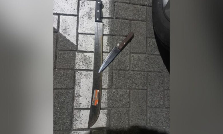 Embriagado e armado com facão, homem causa preocupação e é abordado pela PM em Blumenau