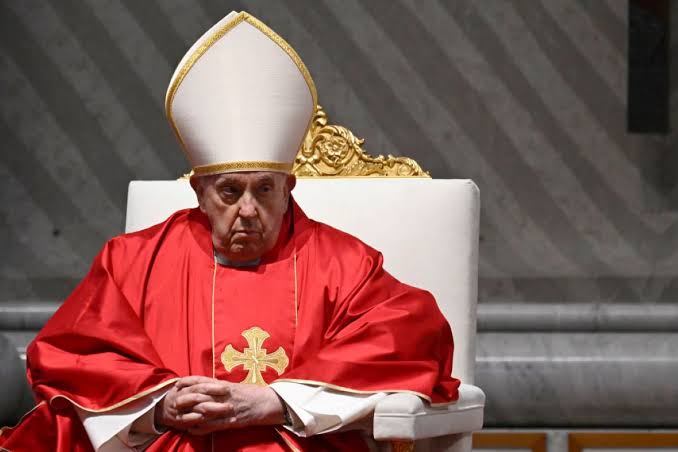 Prefeitura de Blumenau decreta luto oficial pela morte do Papa Francisco