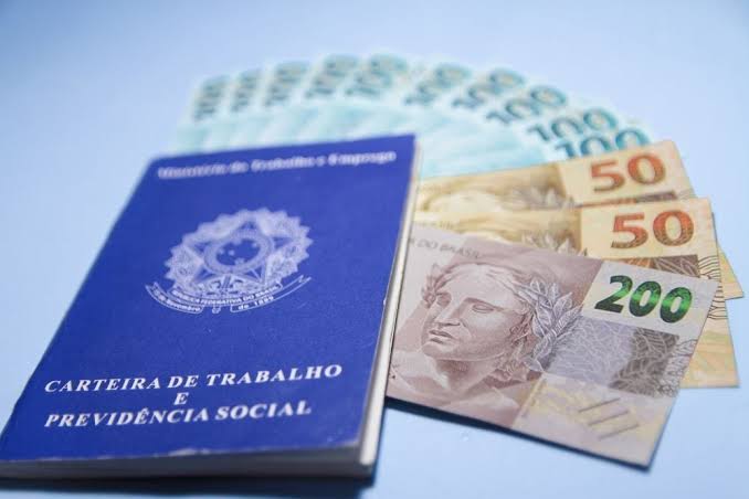 Governo projeta salário mínimo de R$ 1.630 para 2026