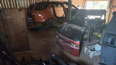 PM recupera Land Rover furtada em Balneário Camboriú; veículo estava sendo desmanchado em sítio de Benedito Novo
