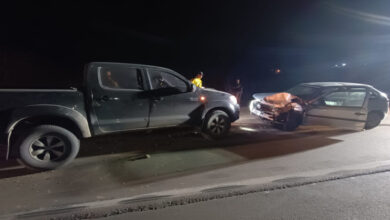 Colisão frontal entre dois veículos envolve 8 pessoas BR-470 em Pouso Redondo