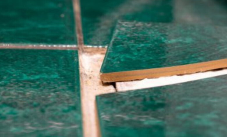 Homem é preso após agredir enteado com pedaço de piso em Rio do Sul