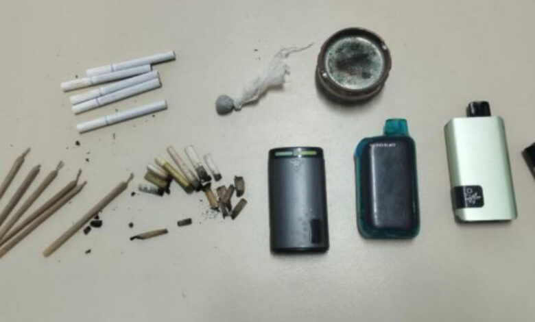 Adolescente é apreendida com drogas e cigarros eletrônicos em escola de Timbó