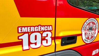 Criança de 10 anos é atropelada por carro em Blumenau e sofre suspeita de fratura