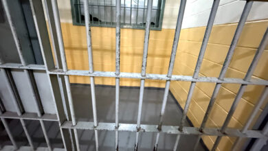 Homem com mandado de prisão é detido com droga em Rio dos Cedros