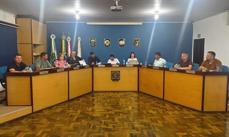 Câmara de Apiúna aprova concurso de desenho e selo “Empresa Amiga da Mulher”