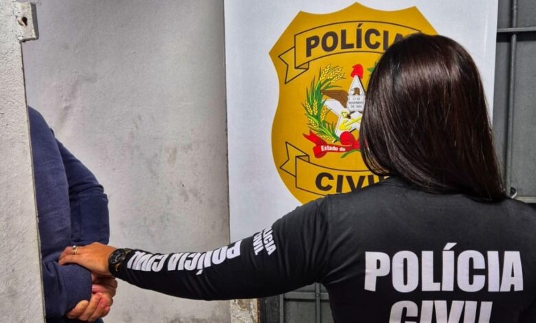 Homem é preso em flagrante em Brusque por armazenar e vender pornografia infantil