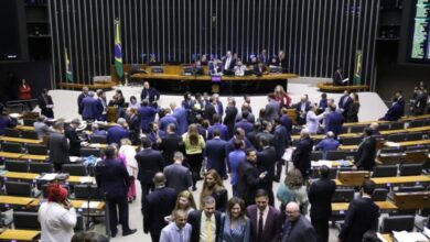 Câmara aprova aumento para até 30 anos para crimes contra profissionais da saúde e educação