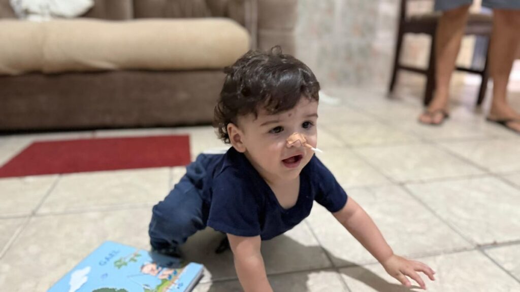 Bebê de um ano enfrenta doença rara e família organiza pedágio solidário em Timbó
