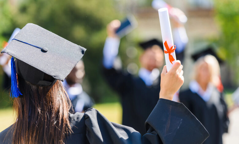 Mais de 800 bolsistas milionários estão no programa estadual Universidade Gratuita