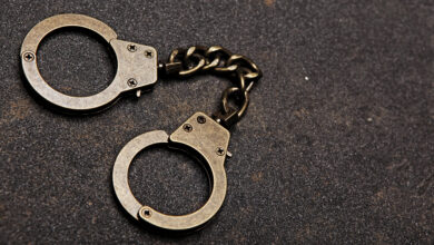 Irmãos são presos após ameaçarem incendiar a casa da mãe em Blumenau