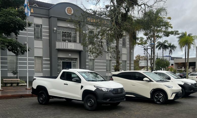 Samae de Timbó renova frota com três novos veículos, incluindo um elétrico