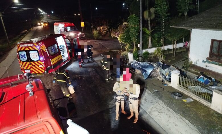 Acidente em Timbó deixa um morto e quatro feridos da mesma família