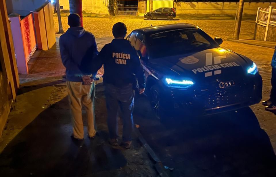 Ação contra facção criminosa no Médio Vale termina com 12 presos