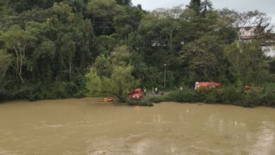Buscas continuam por homem desaparecido no Rio Itajaí-Açu, em Blumenau
