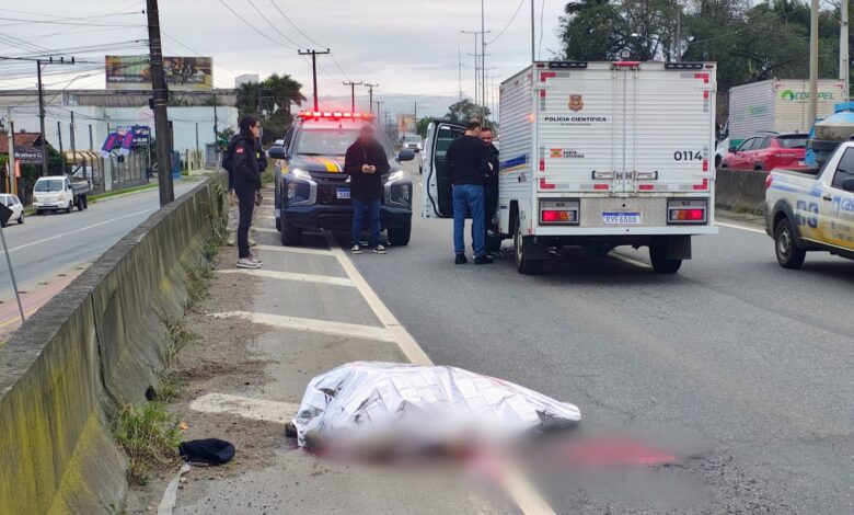 Homem morre atropelado ao tentar atravessar BR-280 em Guaramirim