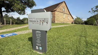 Música e emoção na noite timboense: Coro da FURB se apresenta no Museu da Música