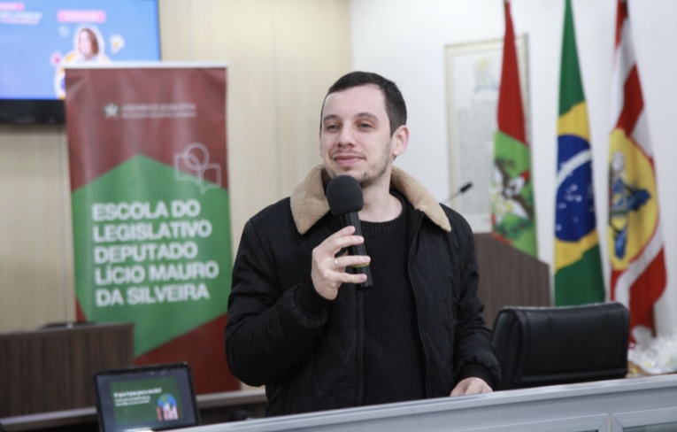 Blumenau sedia conferência regional com vereadores mirins de sete cidades