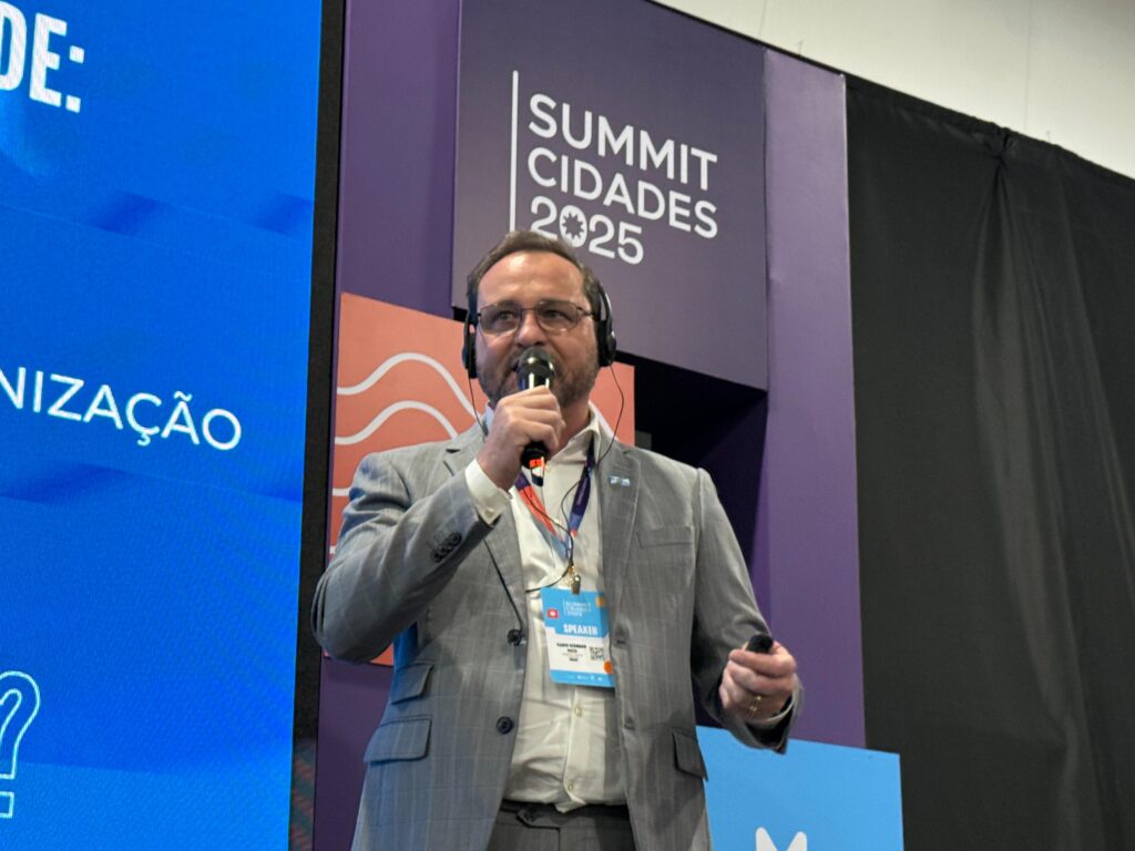 Timbó se destaca no Summit Cidades 2025 com projetos inovadores e protagonismo regional