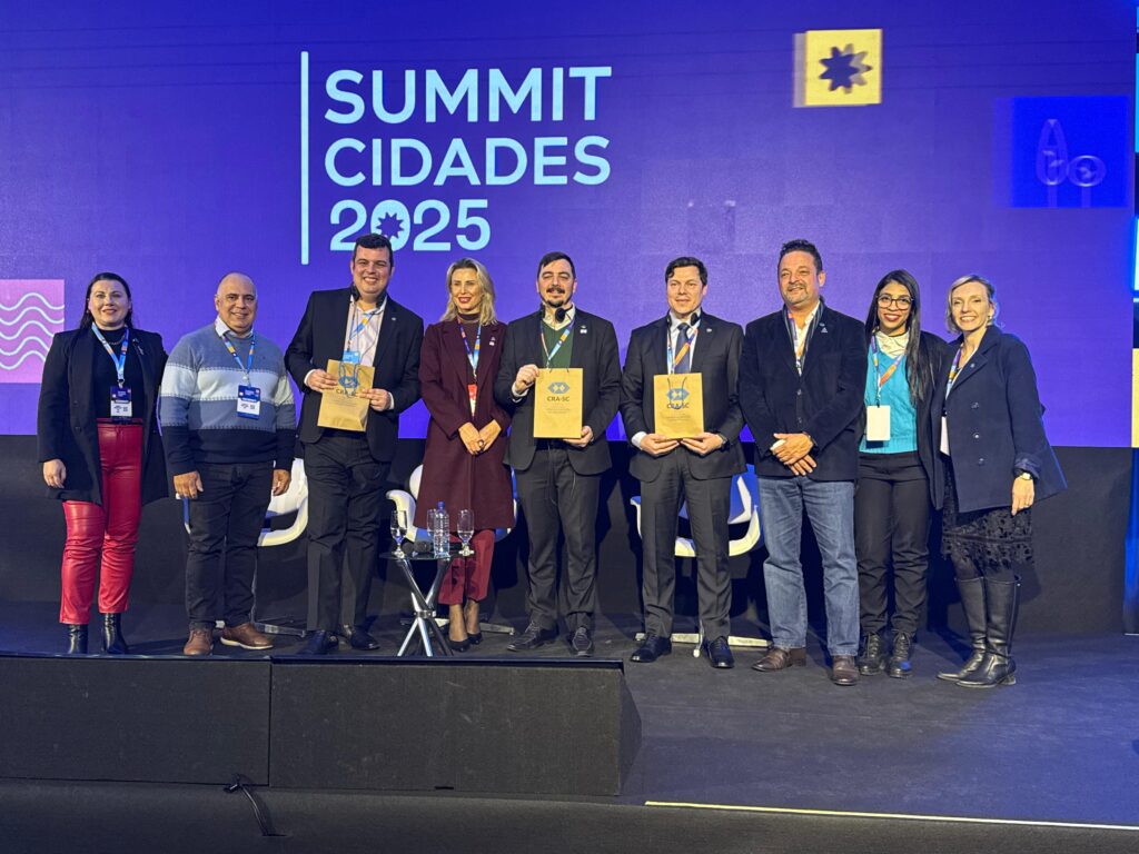 Timbó se destaca no Summit Cidades 2025 com projetos inovadores e protagonismo regional