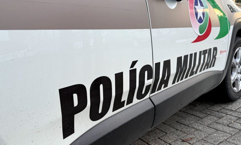 Homem embriagado é preso por agredir adolescente de 15 anos e ofender mulher em Blumenau