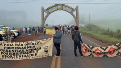 Indígenas protestam contra projeto que ameaça demarcações em SC
