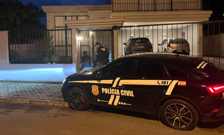 Operação da Polícia Civil combate venda clandestina de anabolizantes em SC e SP