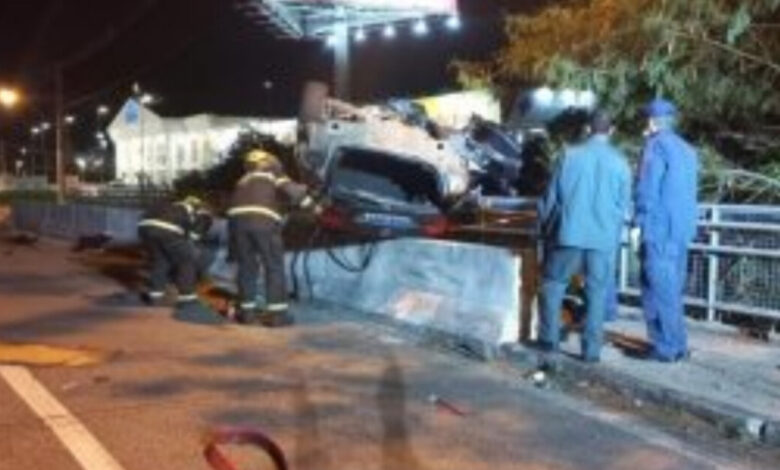 Mulher morre após capotar carro na SC-401, em Florianópolis