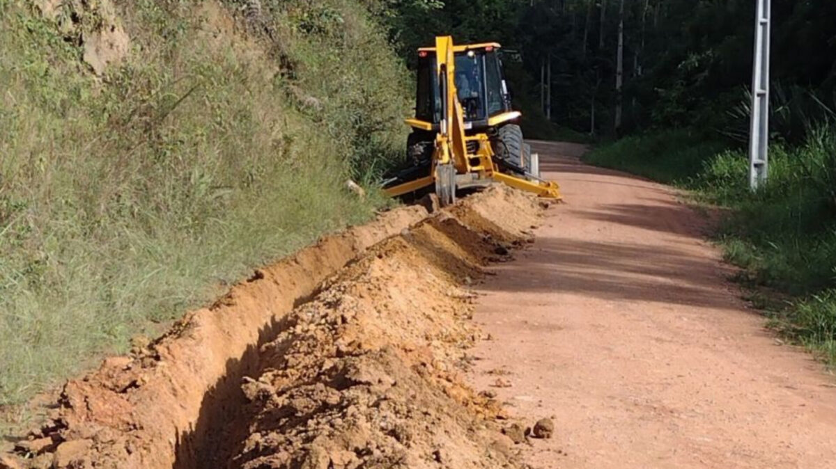 Moradores de área rural de Ascurra recebem rede de água tratada pela 1ª vez